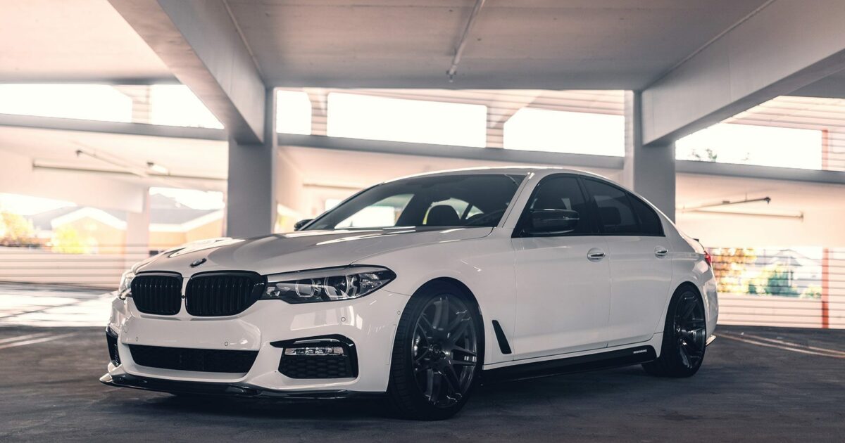 Alpine White BMW G30 540i - Forgestar F14 Wheels | Forgestar