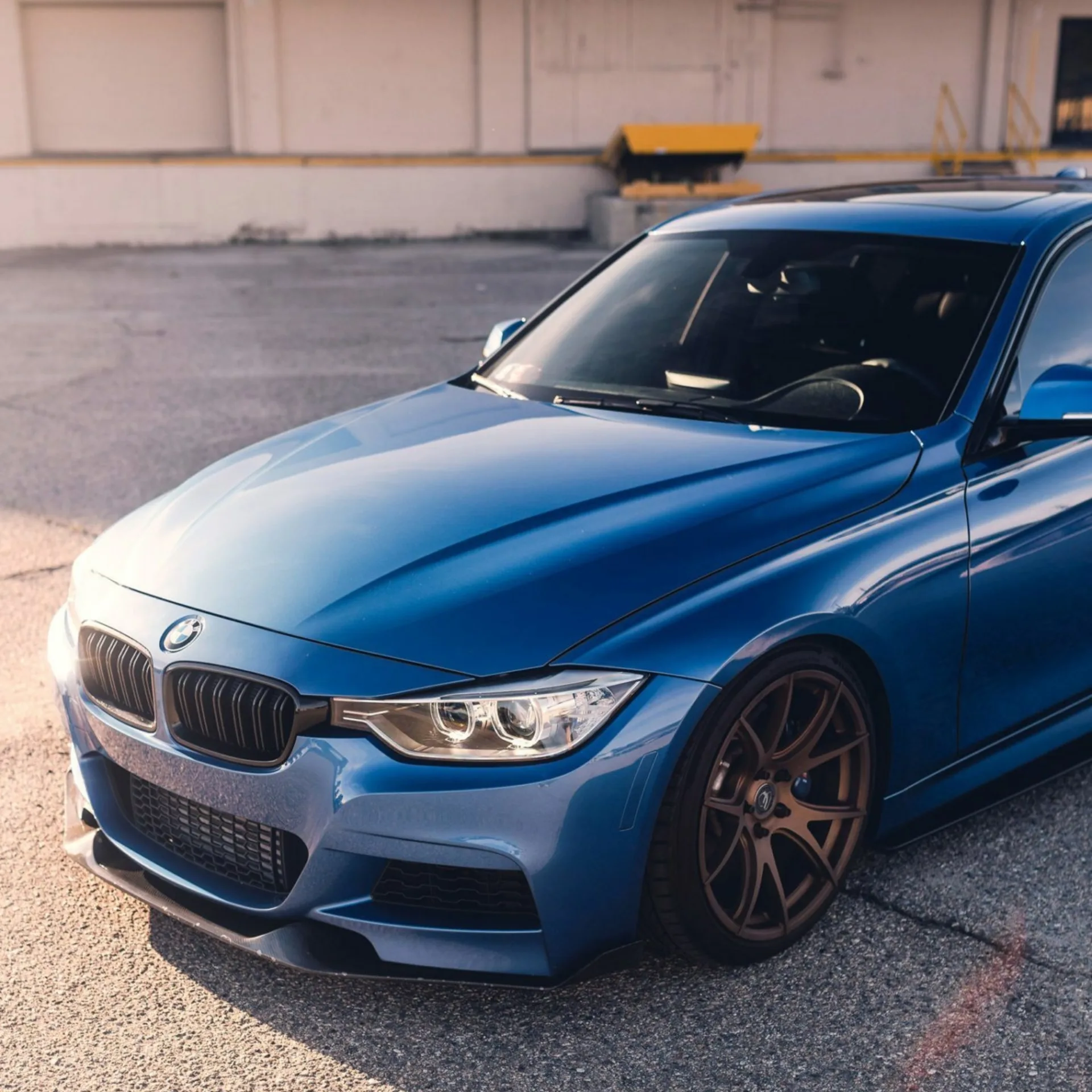 Сини 30. BMW 3 f30. BMW f30 Estoril Blue. BMW 335i f30. BMW 335 f30.